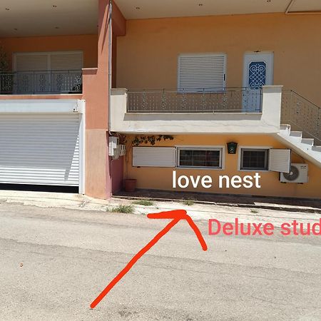 Maria Guesthouse Aliveri Exterior photo